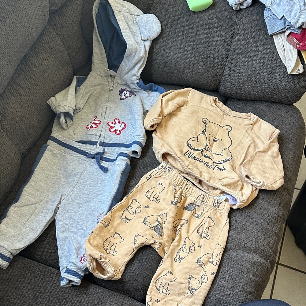 Disney Mickey Mouse & Winnie the Pooh Matching Set